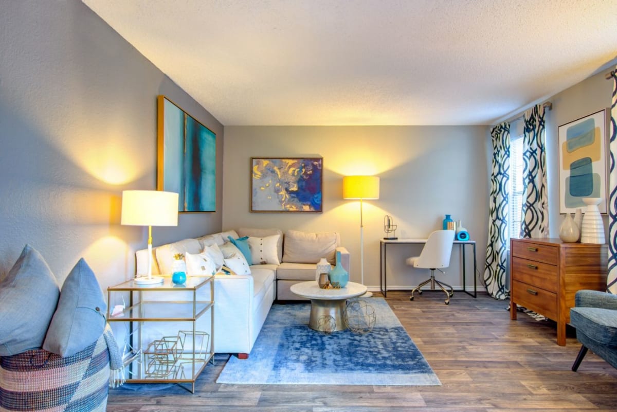 Barrington Hills Apartments living room interior - Peachtree Corners, GA