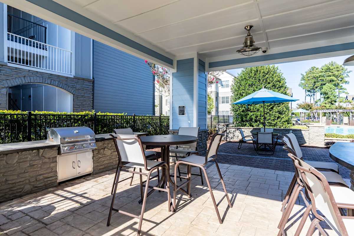 The Aventine Greenville Apartment Homes outdoor grilling station - Greenville, SC