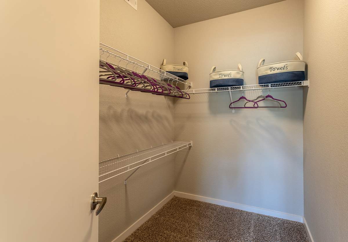 Verandas at Alamo Ranch closet storage shelving - San Antonio, TX