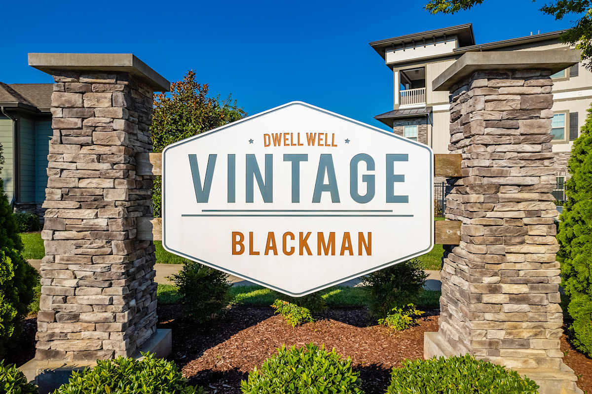Vintage Blackman Apartments community entry sign - Murfreesboro, TN