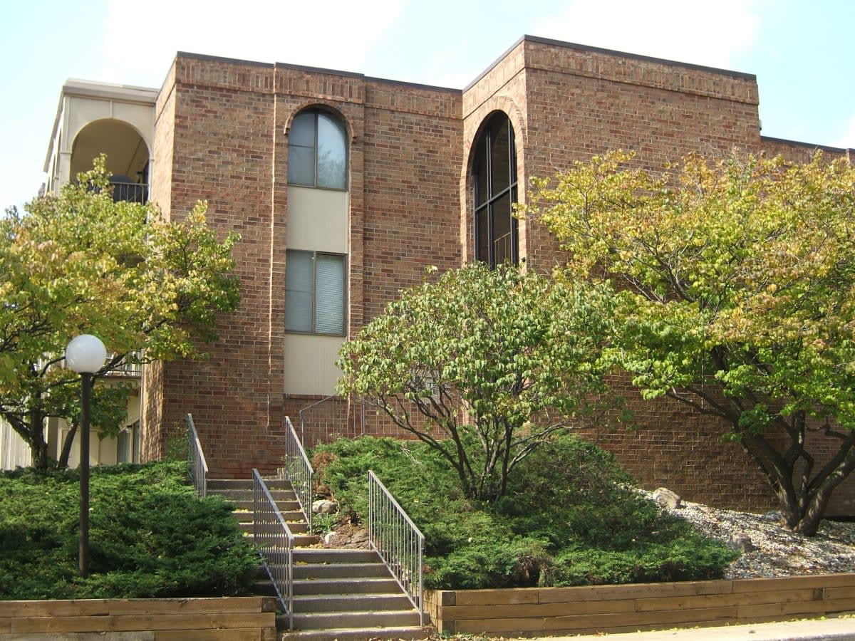 Willow Creek Apartments exterior view - Kalamazoo, MI