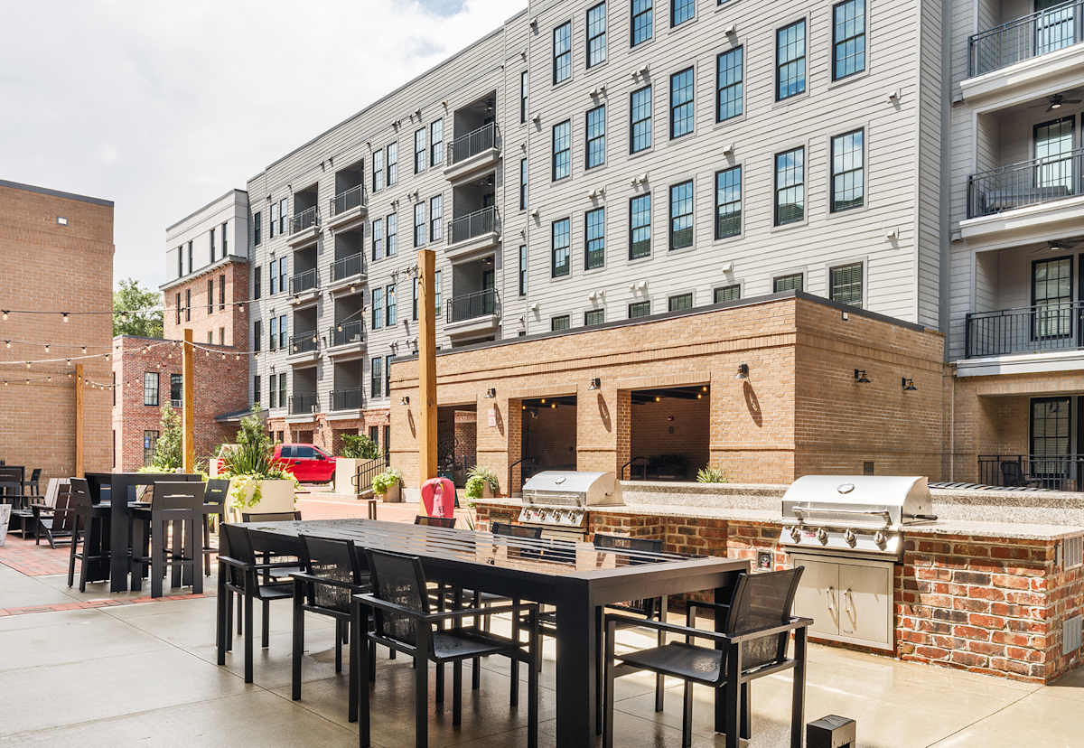 Capital Collective outdoor courtyard patio seating - Savannah, GA