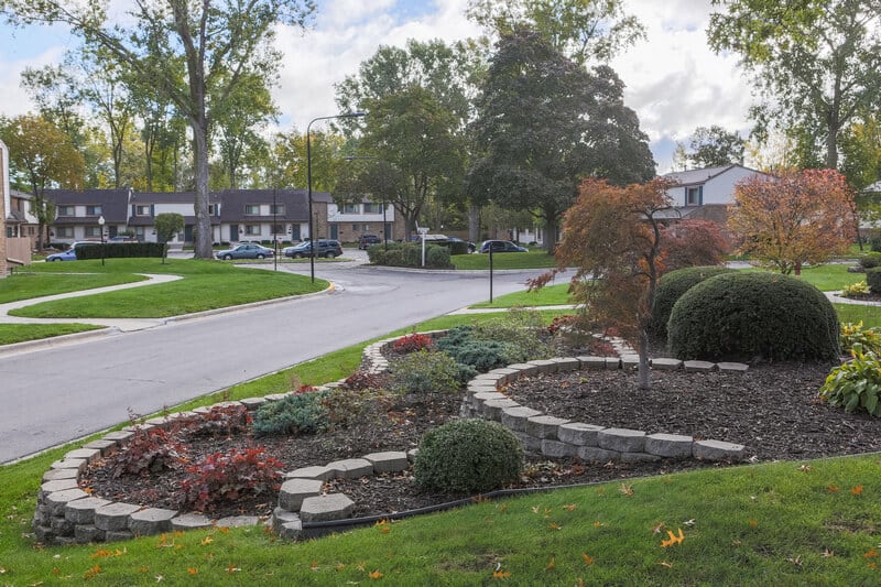 Forest Glen Townhomes outdoor community view - Midland, MI