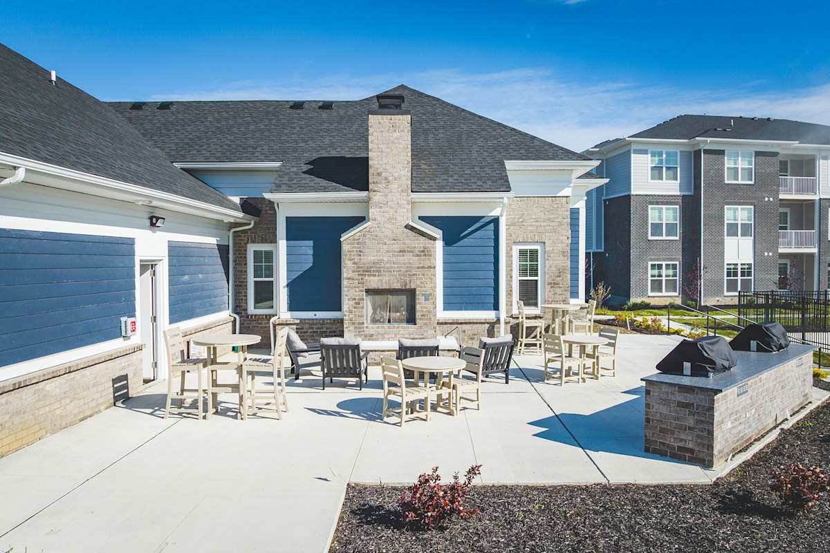 Founders Landing Apartments outdoor lounge with firepit - Lebanon, OH