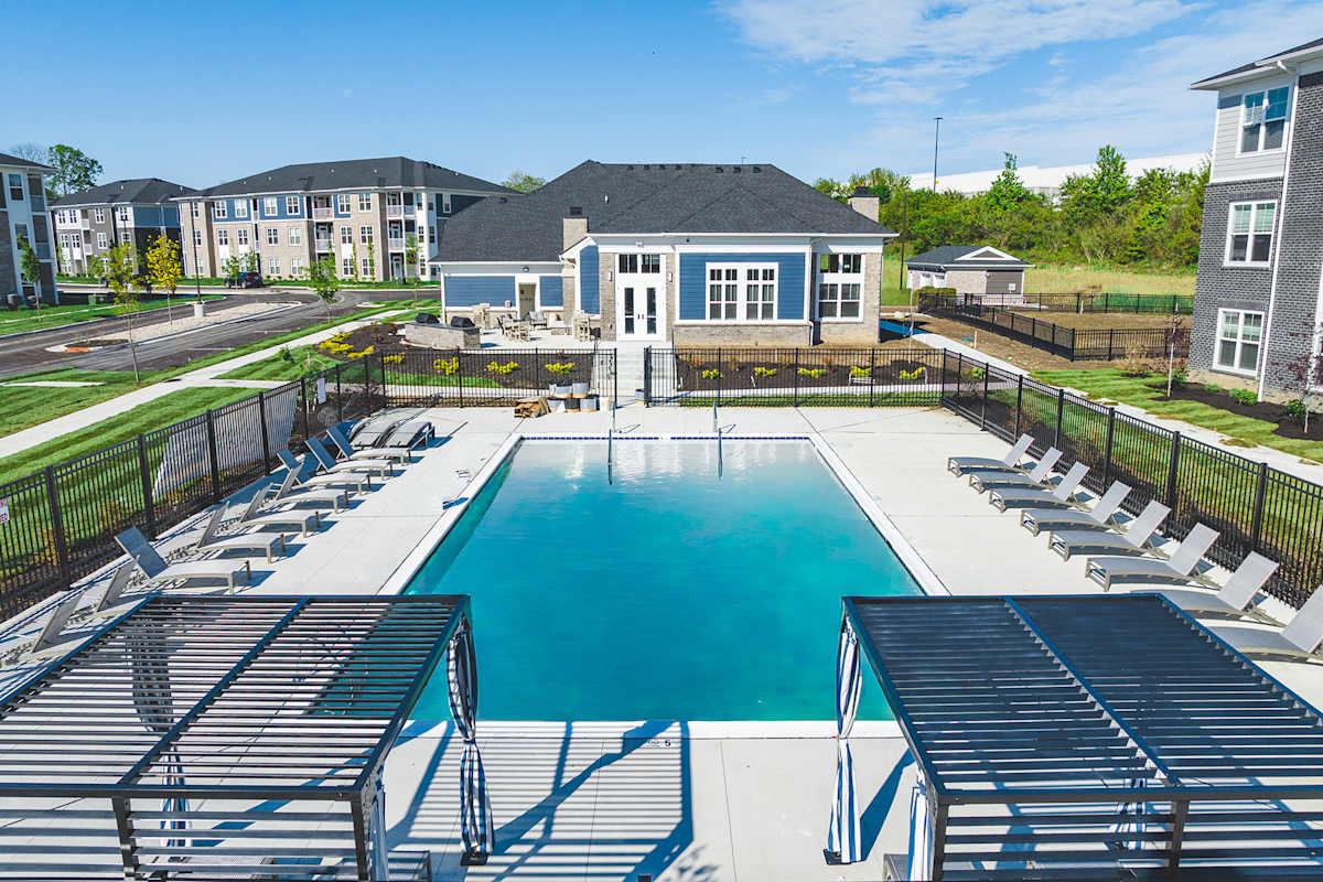 Founders Landing Apartments swimming pool and sundeck - Lebanon, OH
