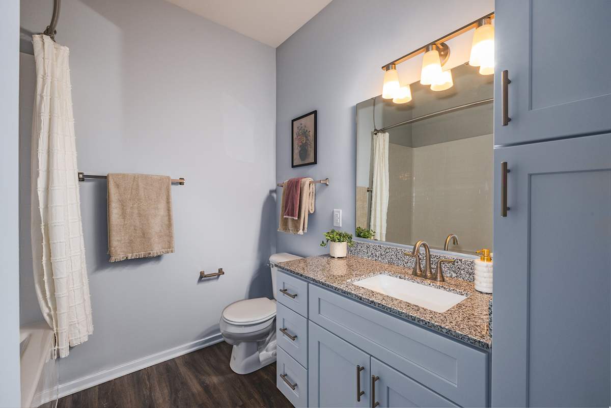 Founders Landing Apartments bathroom interior - Lebanon, OH
