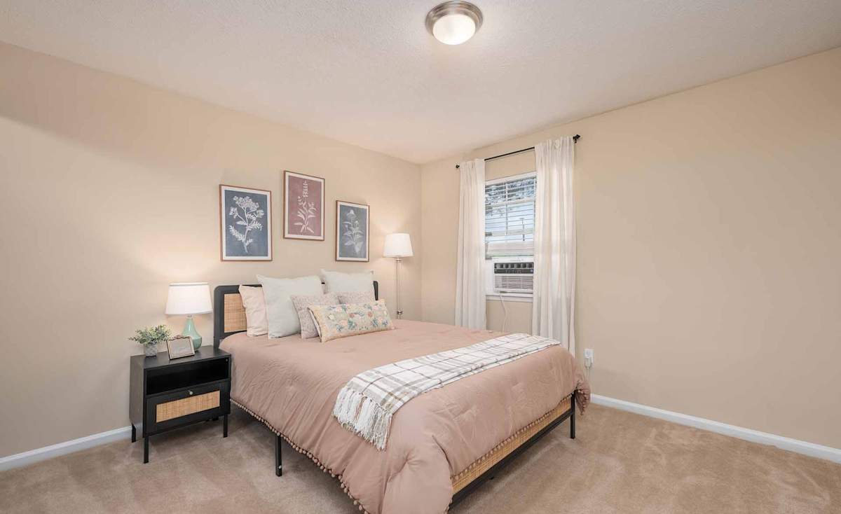 Georgia Green Townhome Apartments bedroom - Athens, GA