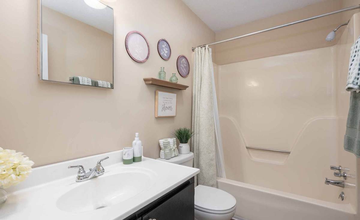 Georgia Green Townhome Apartments bathroom - Athens, GA