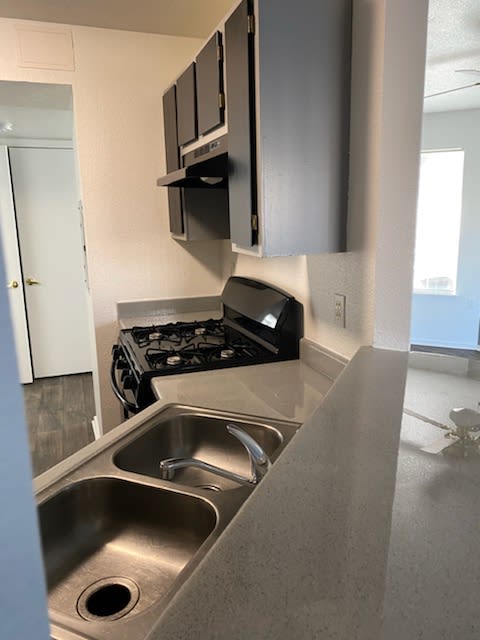 Prairie View Apartments kitchen photo - Cheyenne, WY