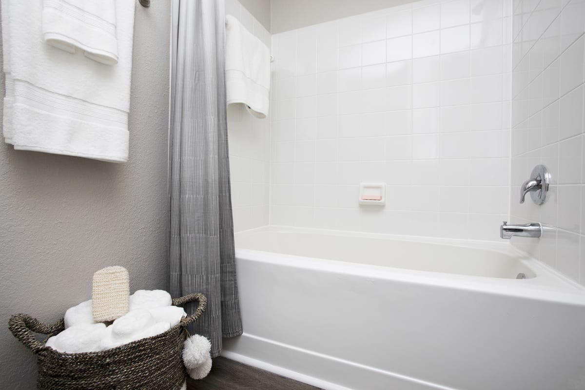 Crestmont at Thornblade Apartments bathroom tub - Greenville, SC