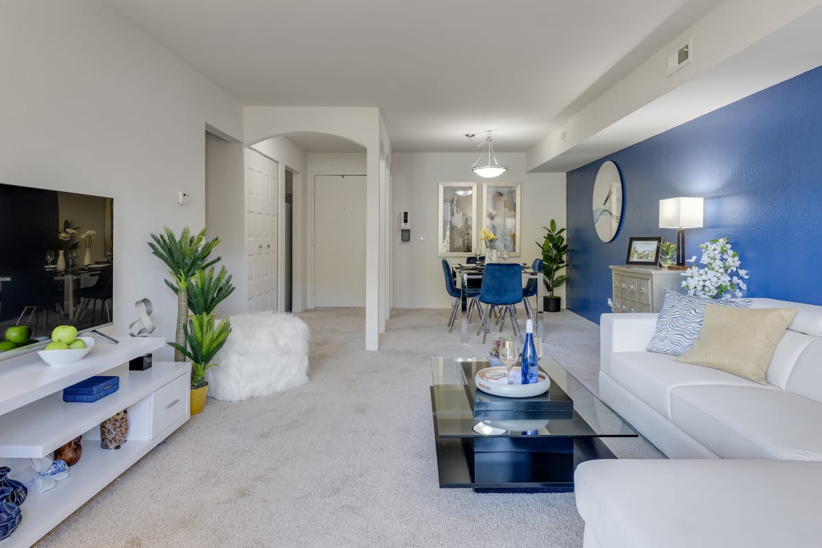 Willow Creek Apartments living area - Kalamazoo, MI