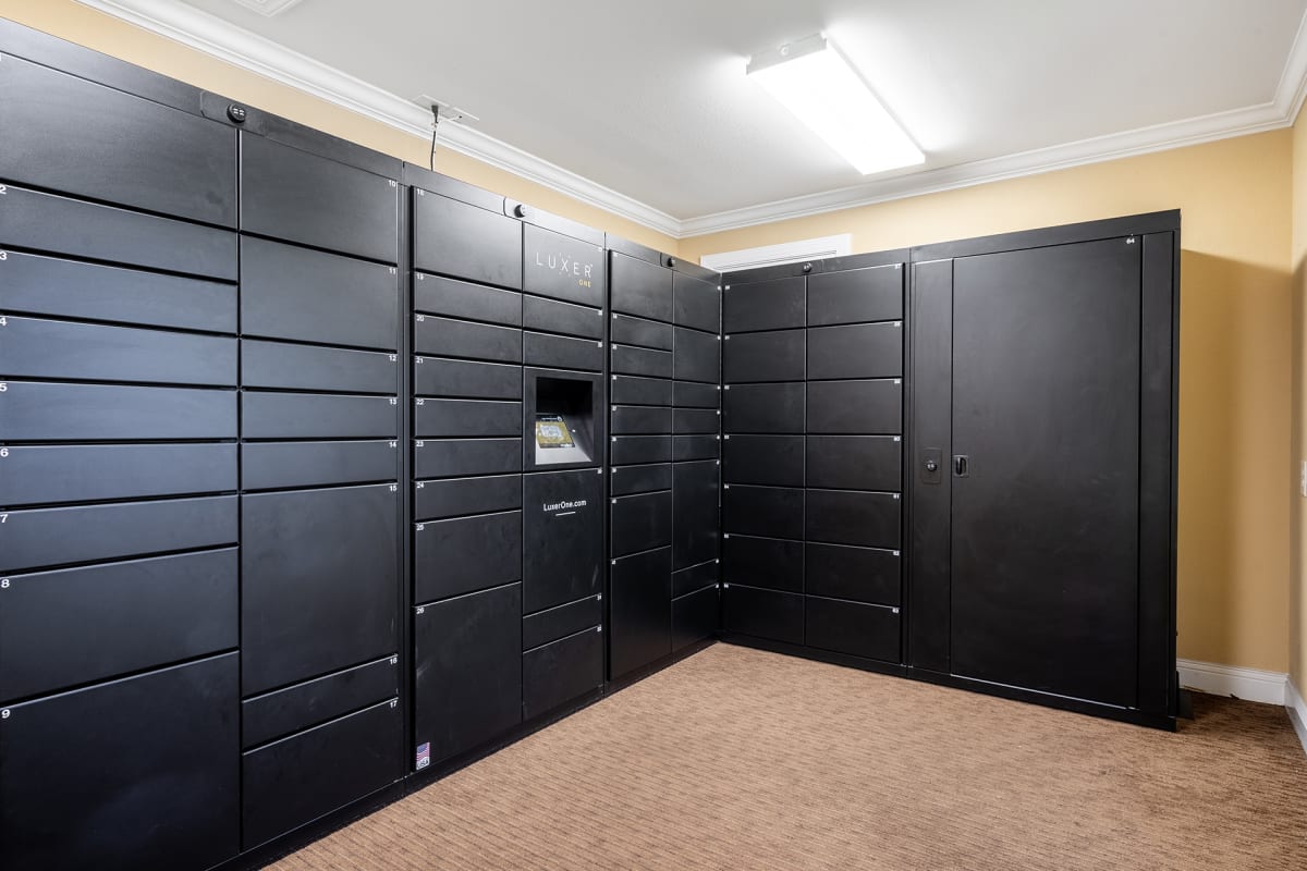 Woodland Trail Apartments package lockers - LaGrange, GA