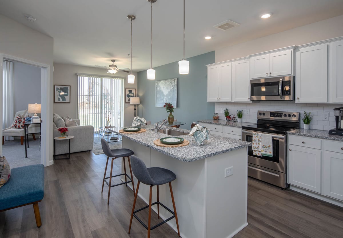 Crest at Arden Village kitchen with island - Columbia, TN