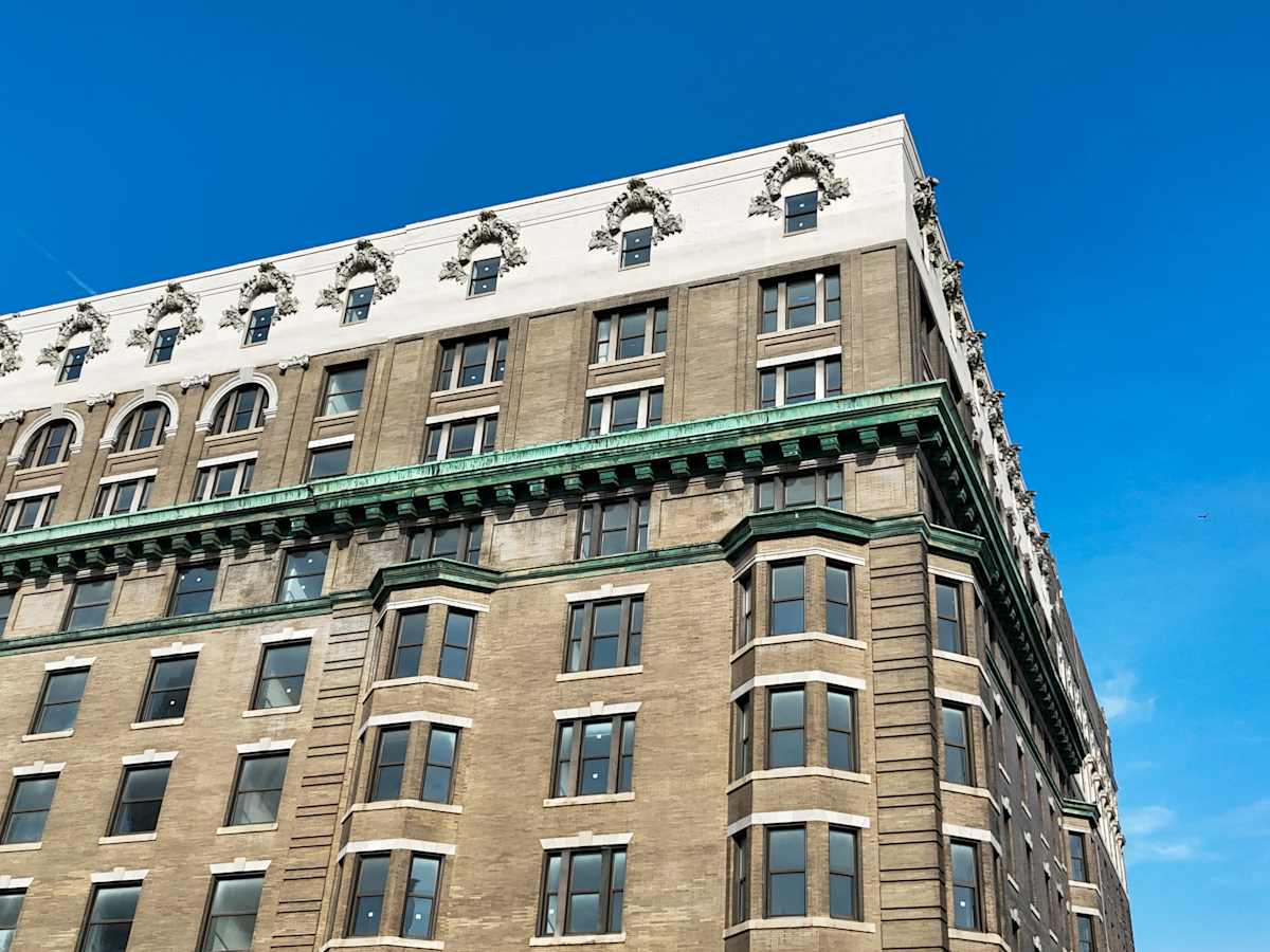 Jefferson Arms exterior building view - St. Louis, MO