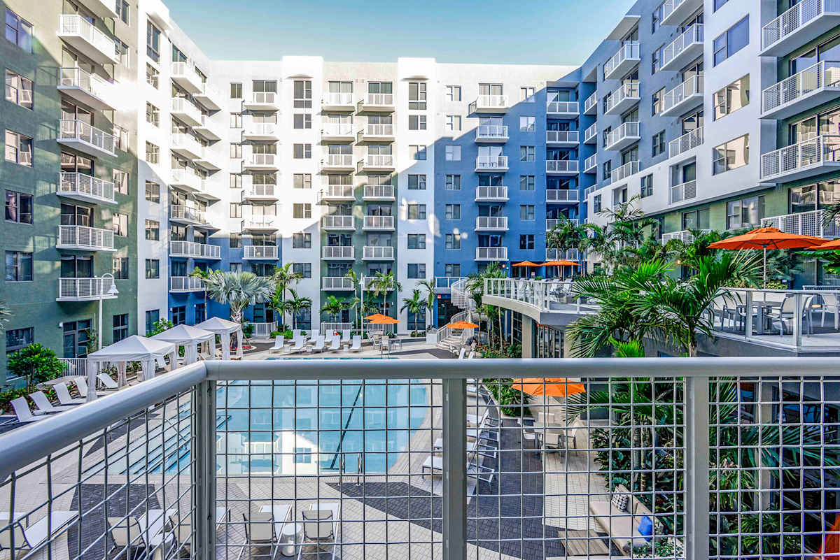 Lazul North Miami Beach Apartments elevated sundeck seating - North Miami Beach, FL
