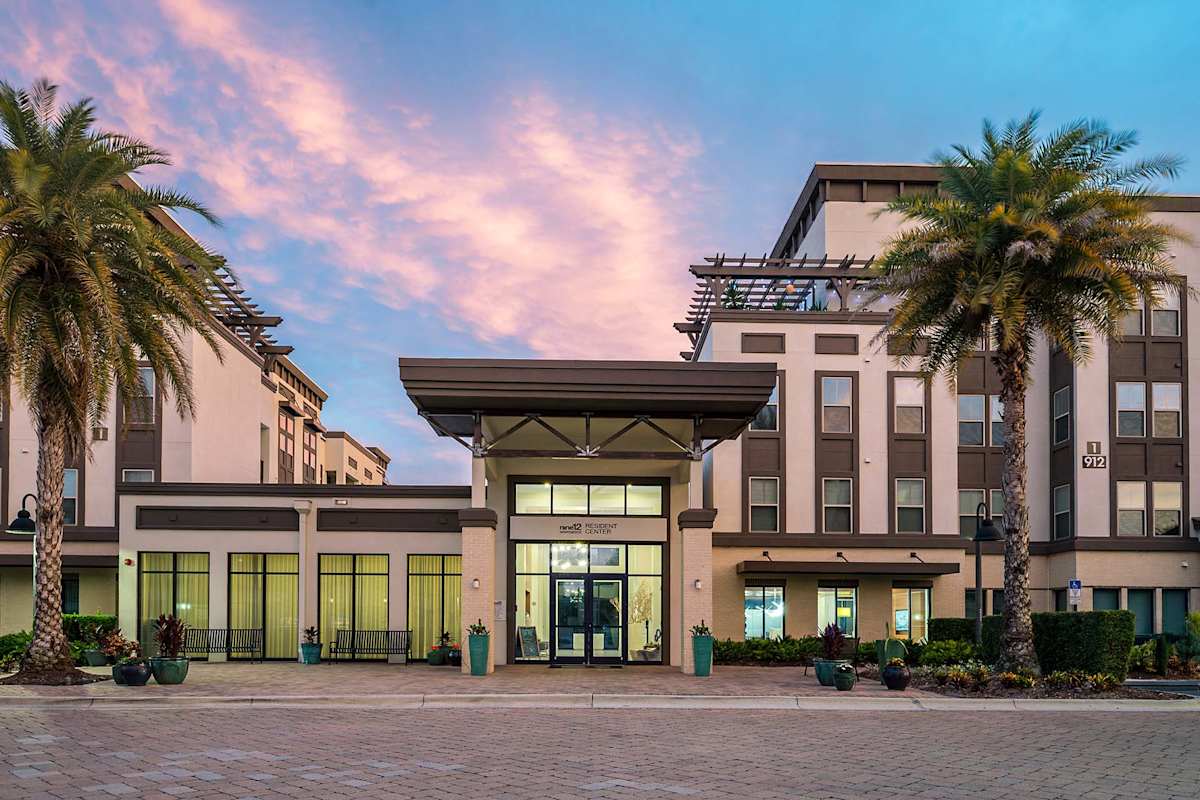 Nine12 Gateway Apartments exterior building view - Altamonte Springs, FL