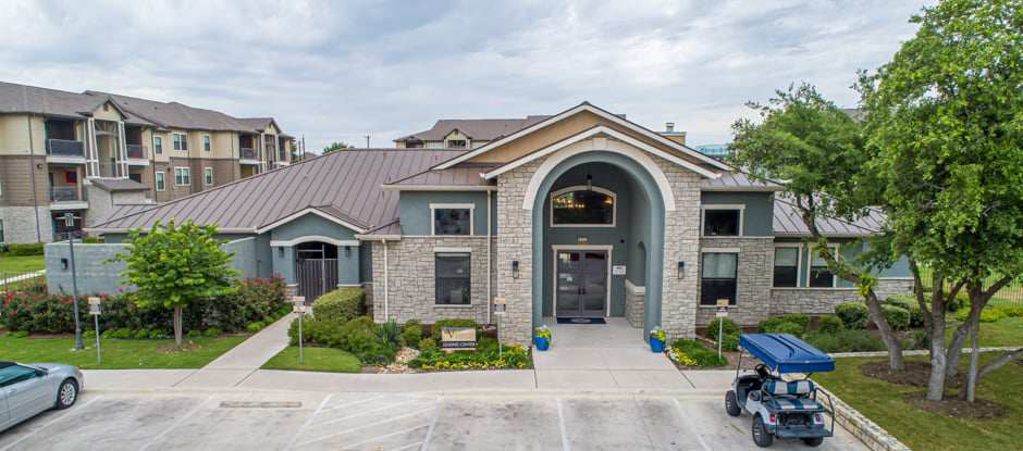 Verandas at Alamo Ranch leasing office exterior - San Antonio, TX