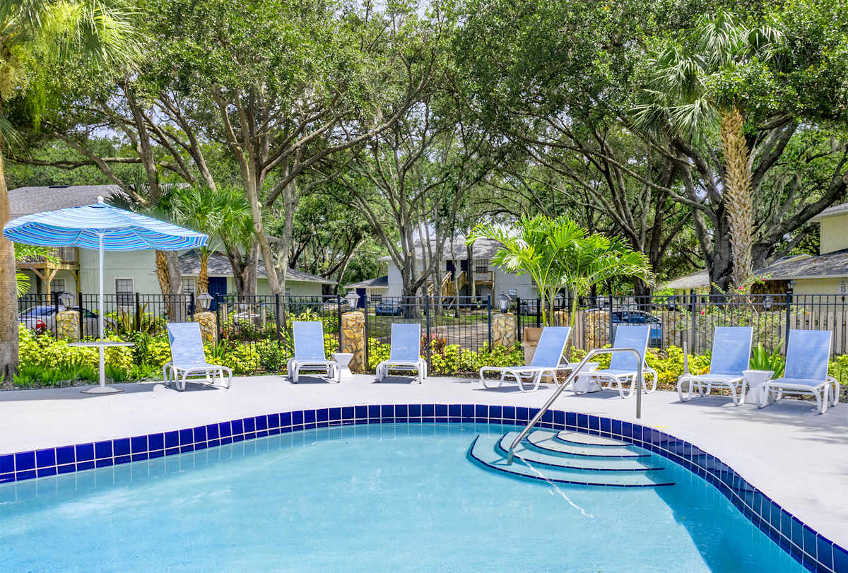 Sherwood Oaks Apartments swimming pool area - Riverview, FL