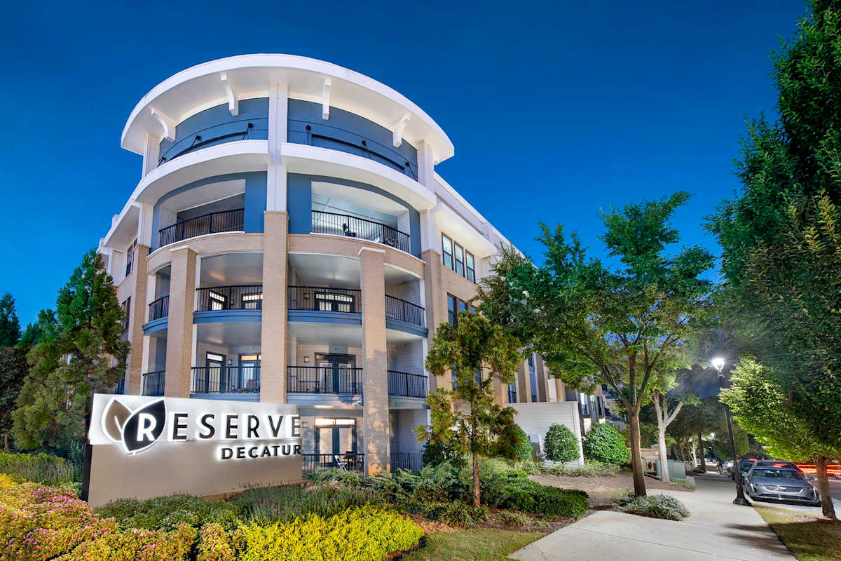 Upscale Apartments in Downtown Decatur, GA | Photo Gallery