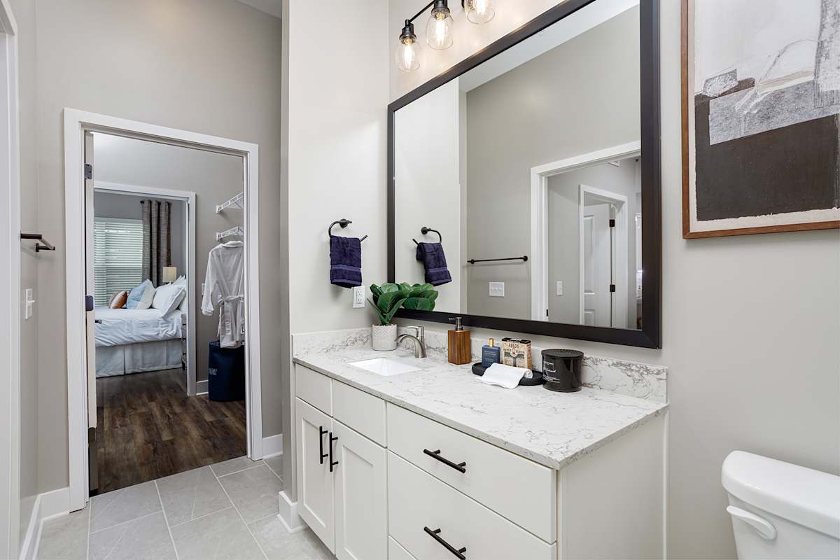 Vintage Stonetrace bathroom with vanity - Smyrna, TN