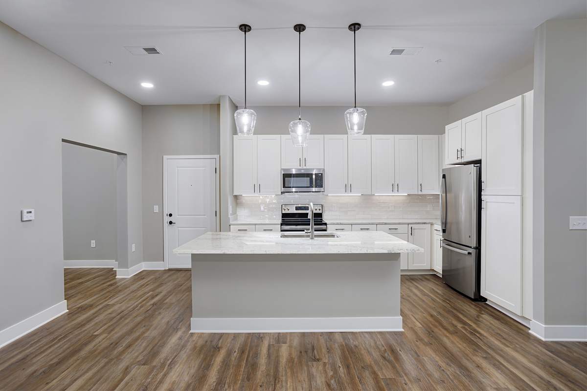 Vintage Stonetrace kitchen with stainless appliances - Smyrna, TN
