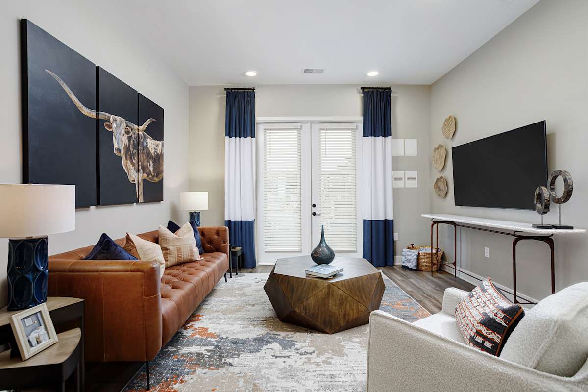 Vintage Stonetrace living room interior - Smyrna, TN