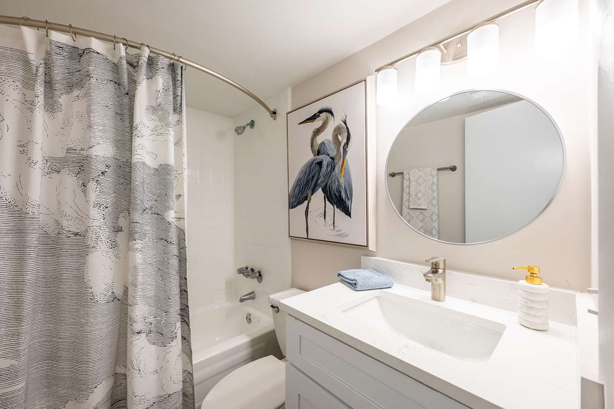 The Artisan Apartments bathroom - Daytona, FL