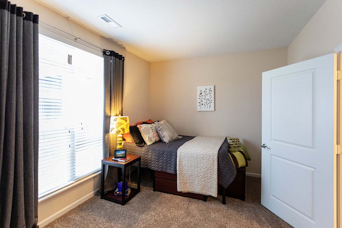 University Edge unit bedroom with full-size bed - Johnson City, TN