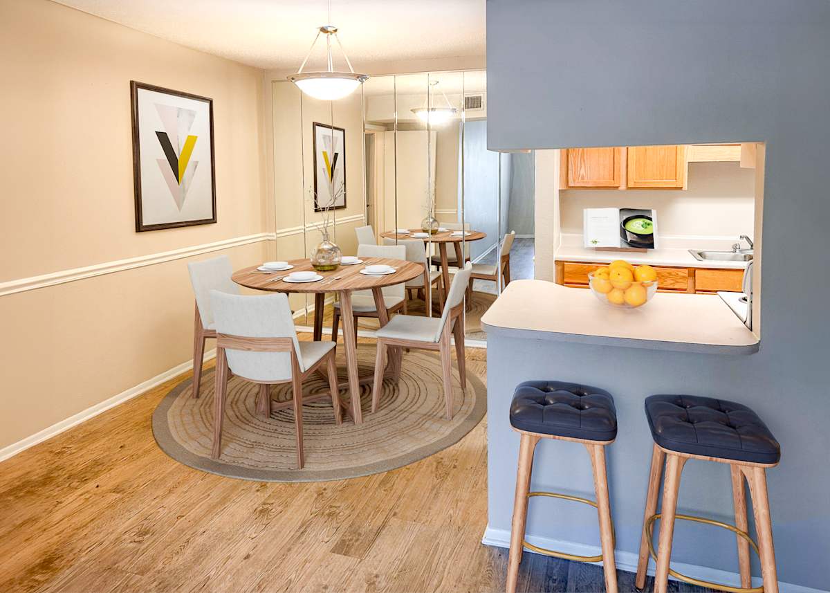 Diamond Lakes Apartment Homes kitchen and dining area - Lafayette, LA