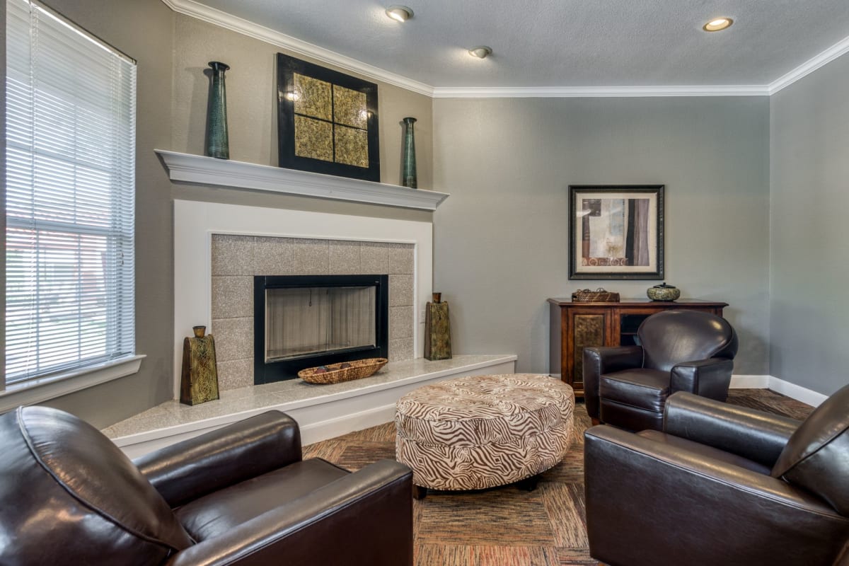 Austin Bluff apartment photo