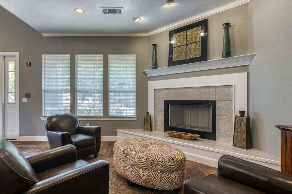 Austin Bluff apartment photo