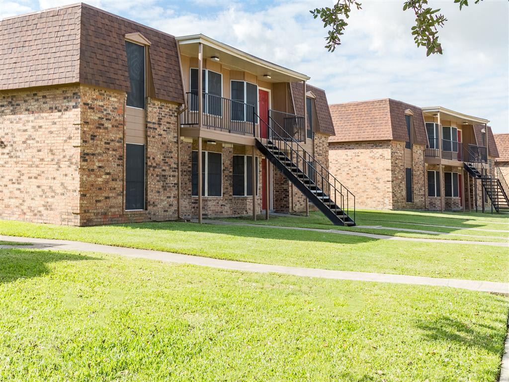 Photos and Video of Sterling Bay Apartments in Baytown, TX