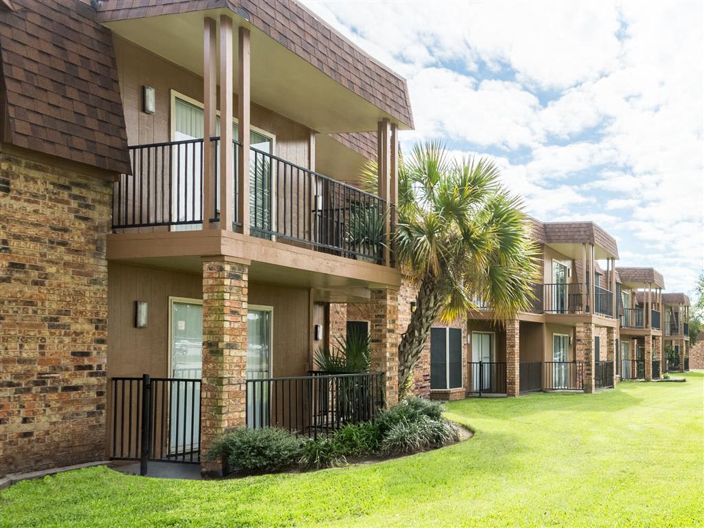 Photos and Video of Sterling Bay Apartments in Baytown, TX