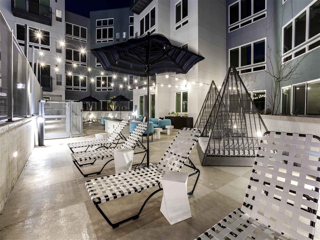 Shared outdoor space at Circa Central Avenue.