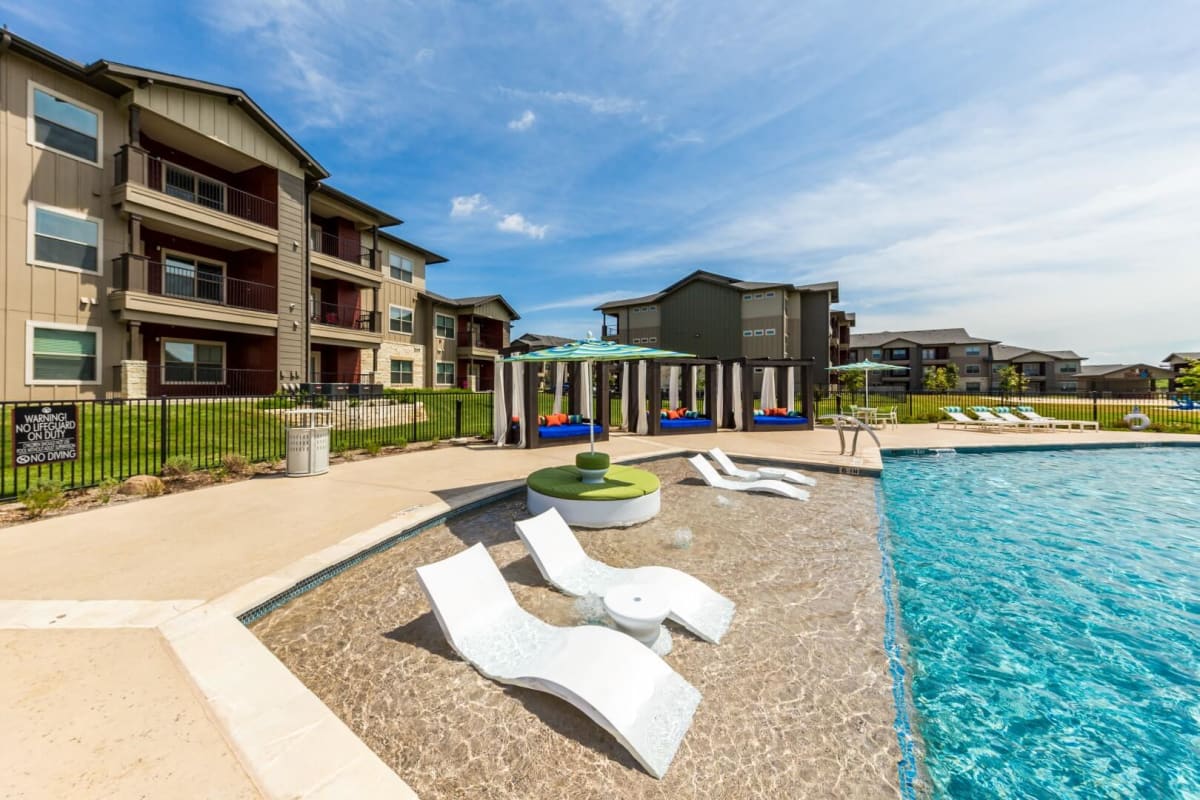 San Antonio Luxury Apartments for Rent | Legacy Creekside Apartments