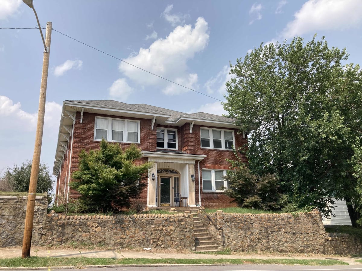 Property Details for 115 Elm Avenue from Waldvogel Commercial