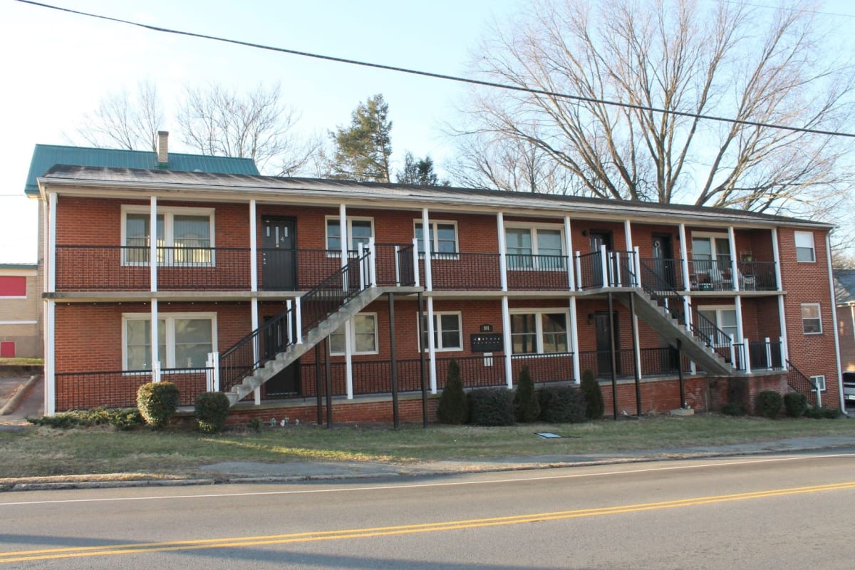 Property Details for 801 3rd Street from Waldvogel Commercial