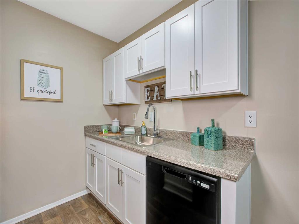 Apartments in 23452 Area, VA Ridgewood Club