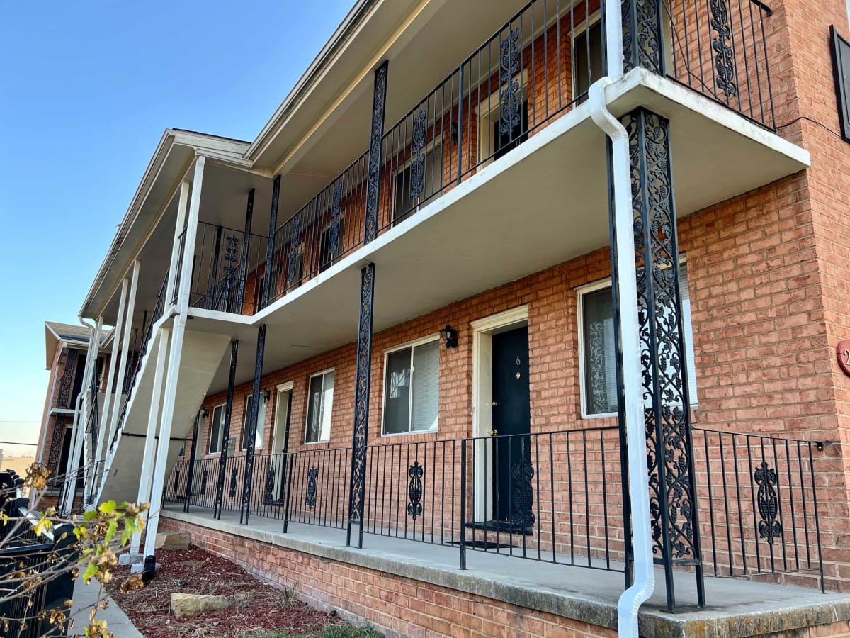 Property Details for 217223 Mountain Avenue from Waldvogel Commercial