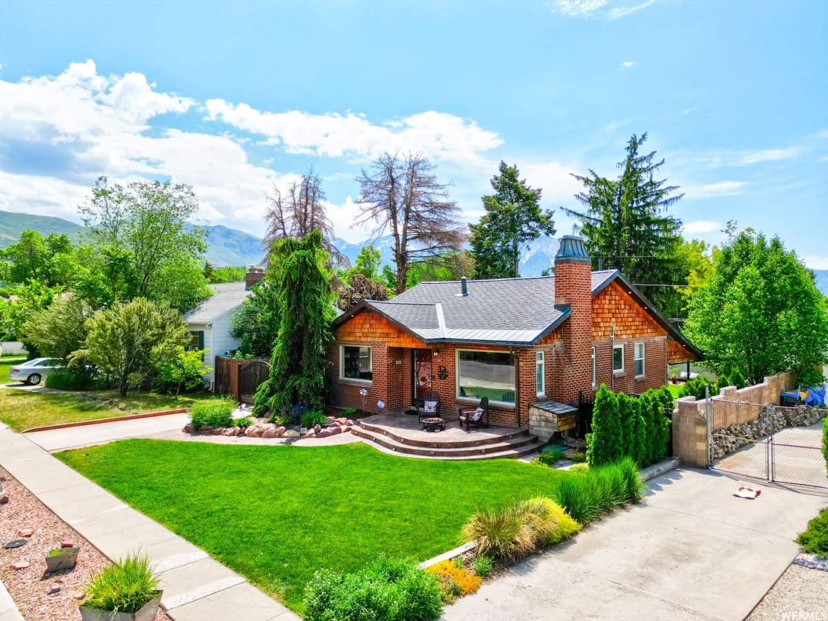 Property Details for 1946 E Garfield Ave from REMS