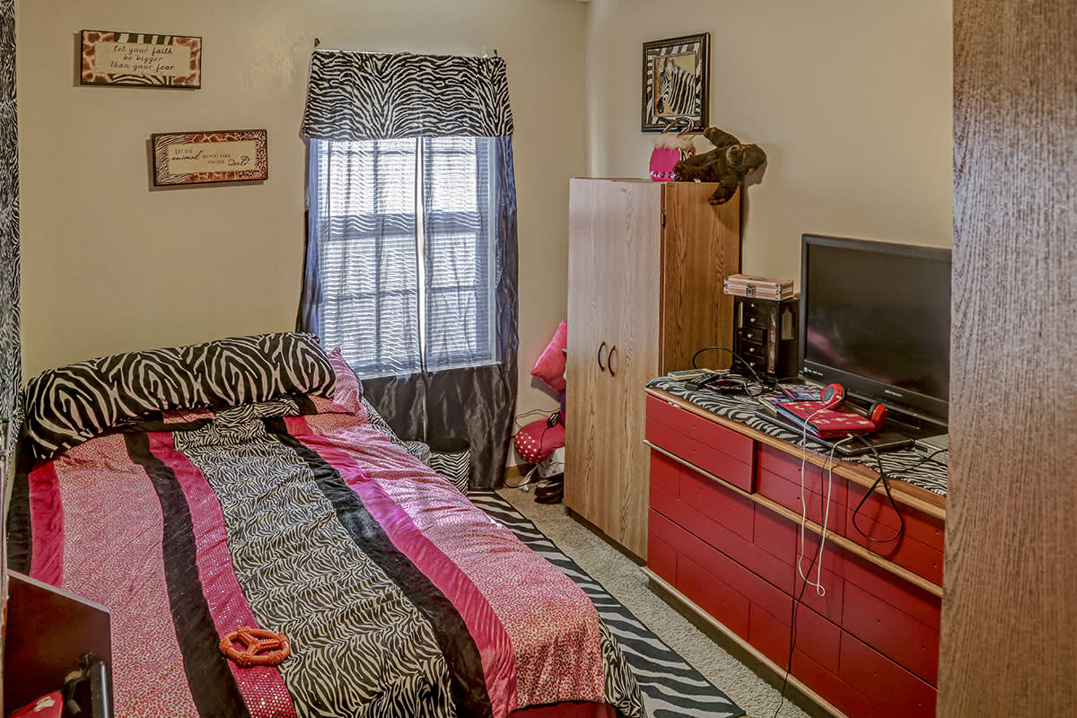 Photos and Video of Glennview Apartments in WCH, OH