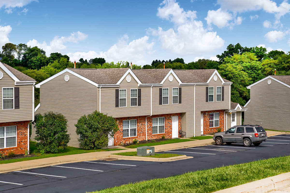 Photos and Video of Russell's Crossing in Barnsville, OH