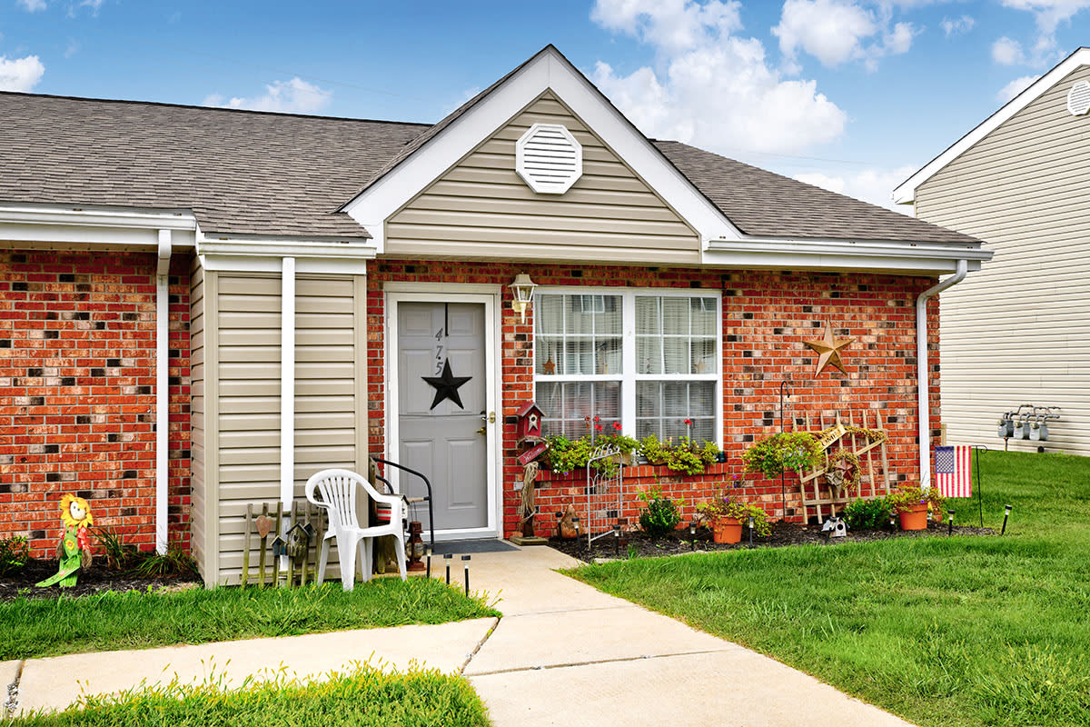 Photos and Video of Russell's Crossing in Barnsville, OH