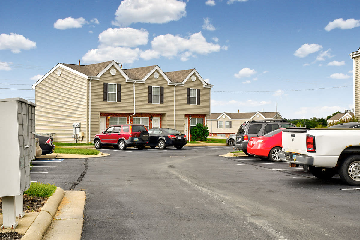 Photos and Video of Russell's Crossing in Barnsville, OH