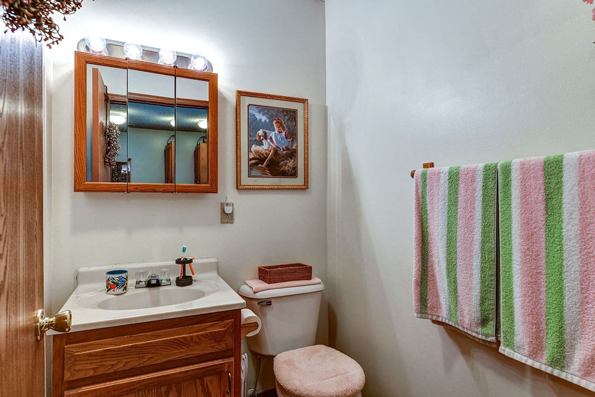 Photos and Video of Russell's Crossing in Barnsville, OH