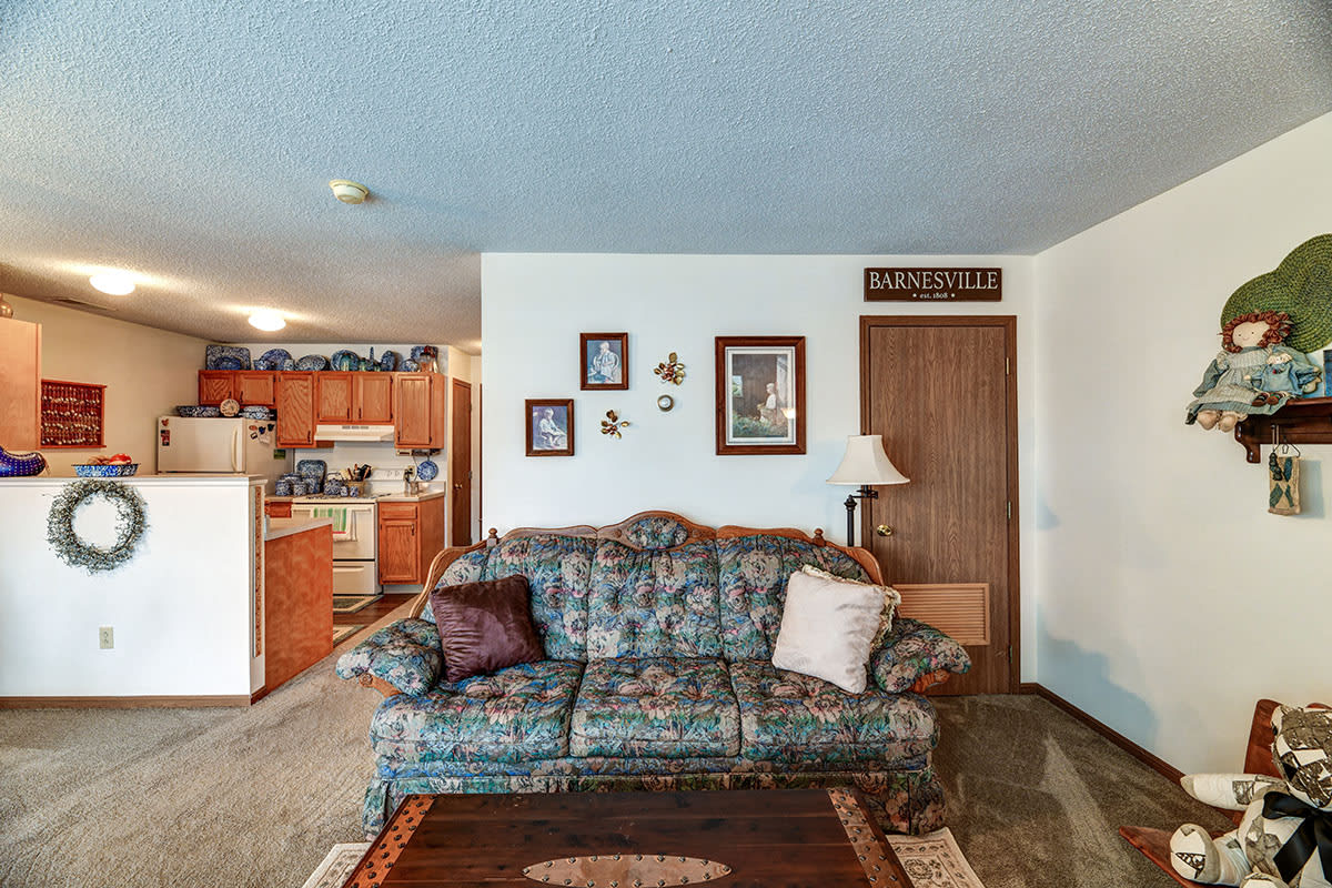 Photos and Video of Russell's Crossing in Barnsville, OH