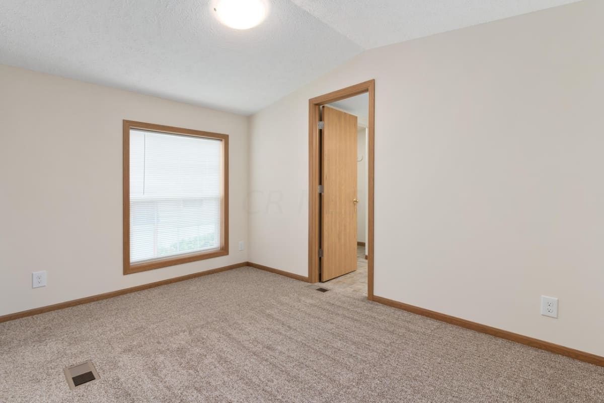 Property Details for Spring Lake Court from Long Real Estate Inc