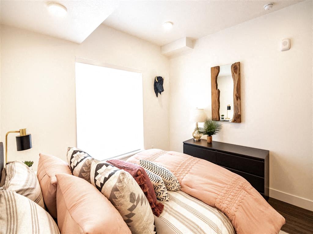 Photos and Video of Onyx Apartments in Midvale, UT