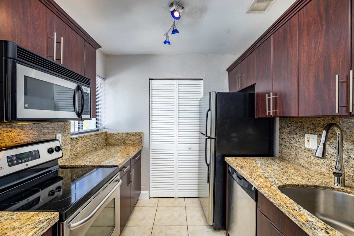 Photos and Video of Meridian Luxury Condominiums in Tampa, FL