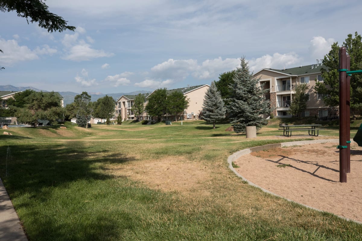 Photos Gallery Wing Pointe/Greenfield Apartments in Heber City, UT